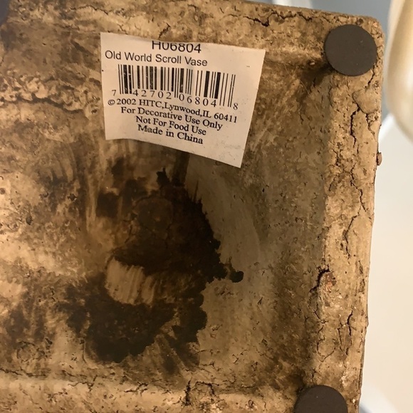 BEAUTIFUL Ornate SCROLLED Cement VASE stone - Picture 7 of 11